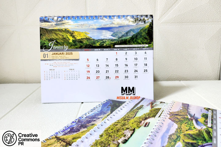 Kalender Meja 2025 dengan Foto Pemandangan Puerto Rico